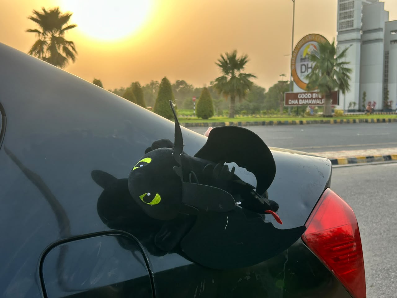 Flying Dragon Car Roof & Helmet Ornament – Movable Wings