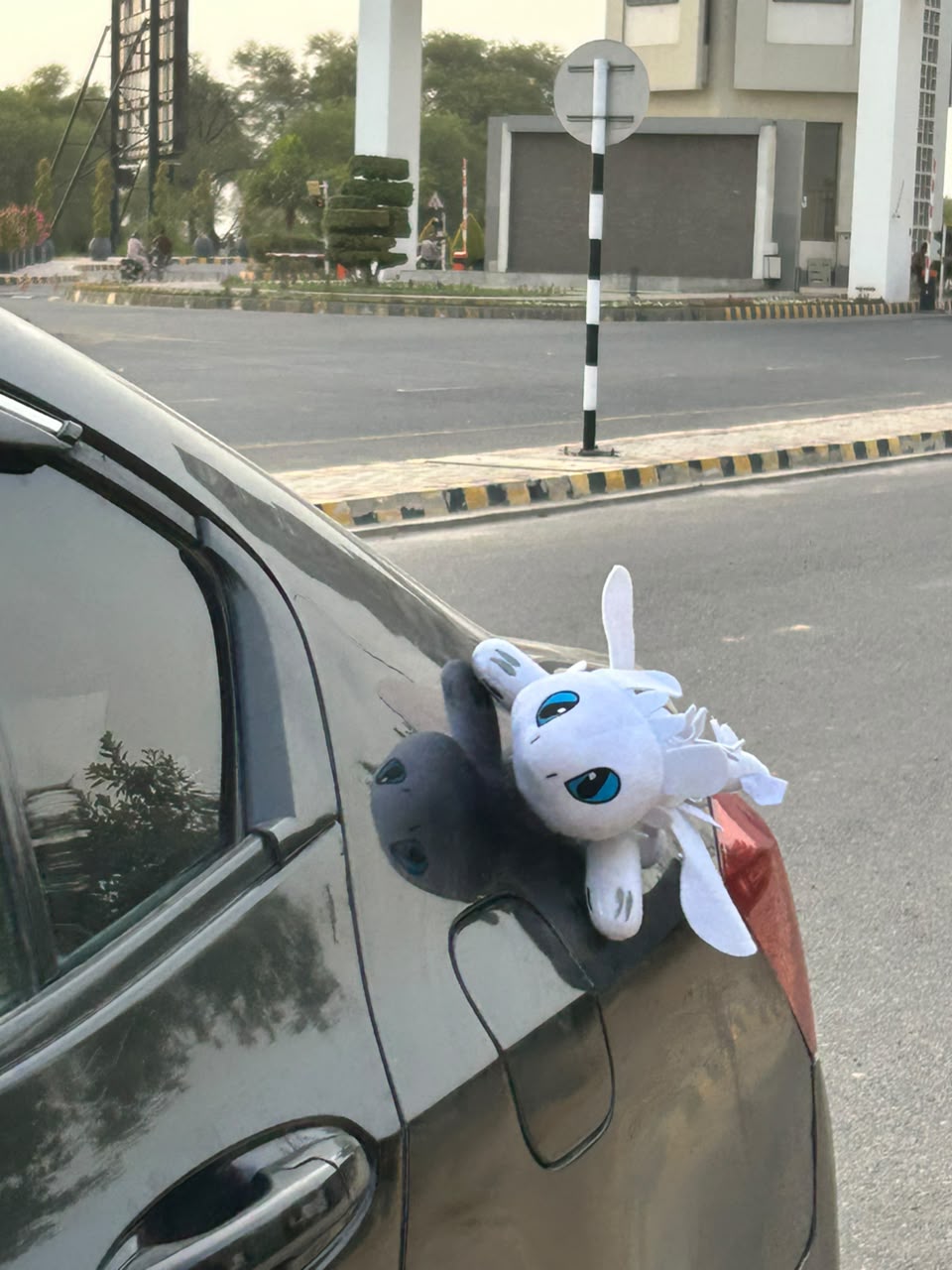 Flying Dragon Car Roof & Helmet Ornament – Movable Wings